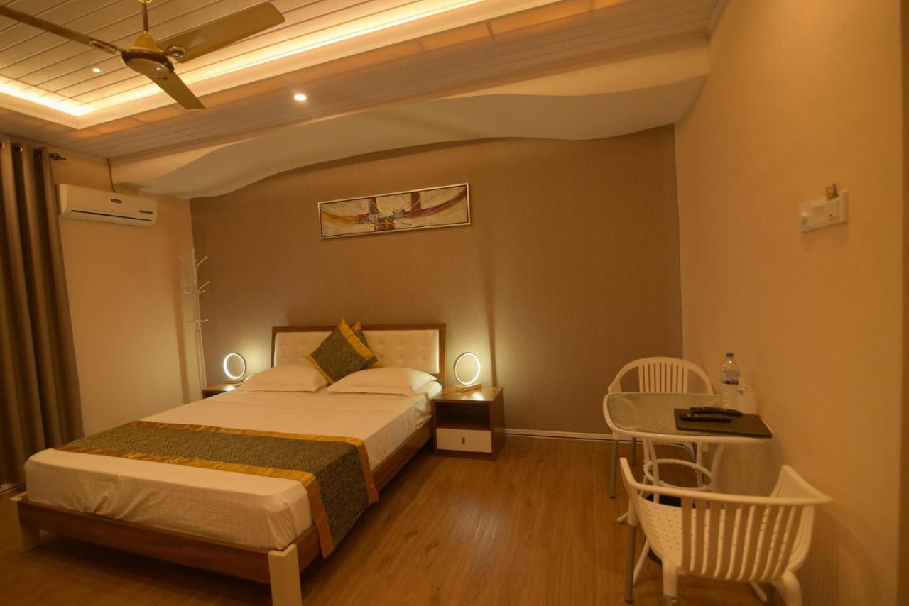 Hotel Blue Sky Kurunegala Exterior photo