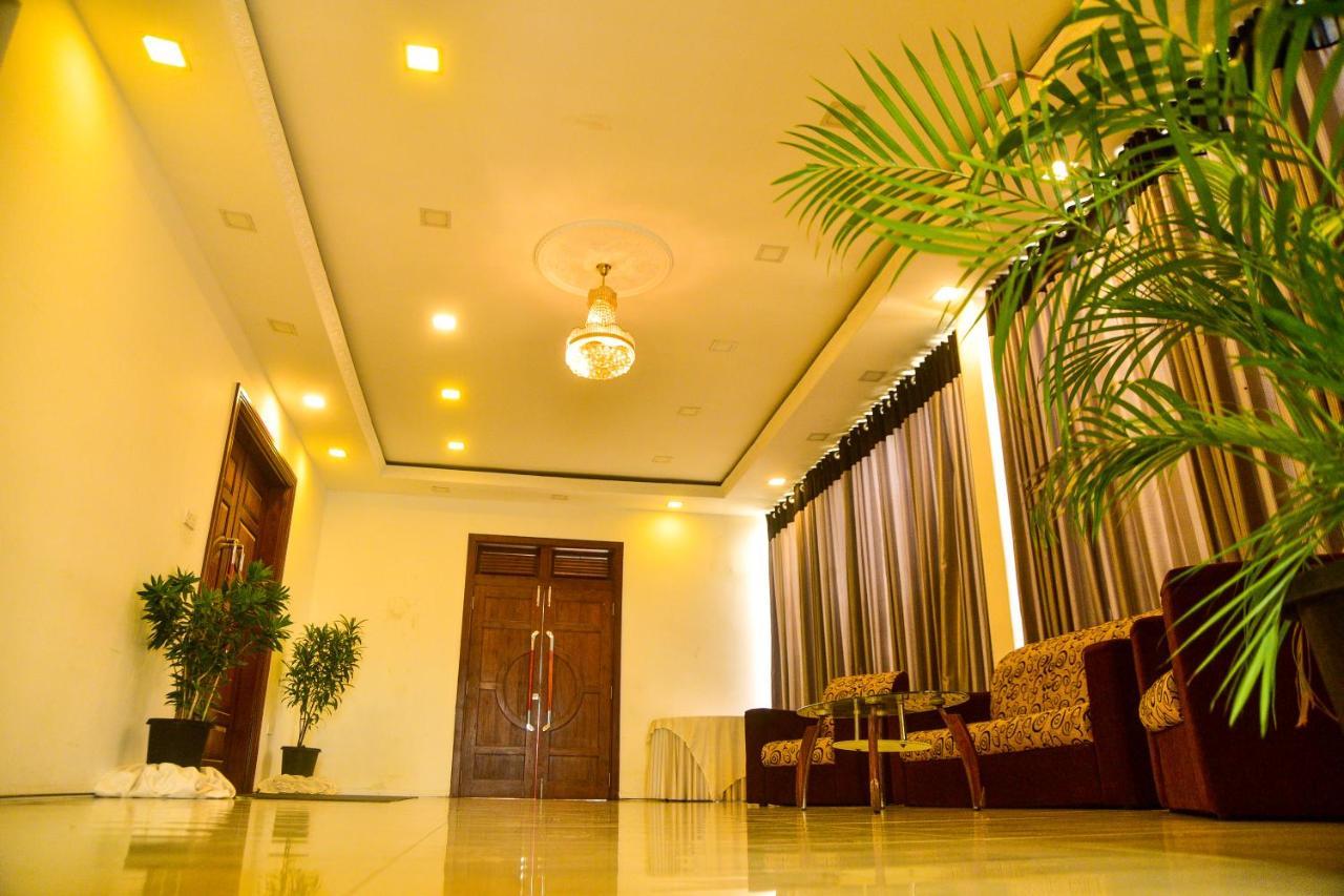 Hotel Blue Sky Kurunegala Exterior photo