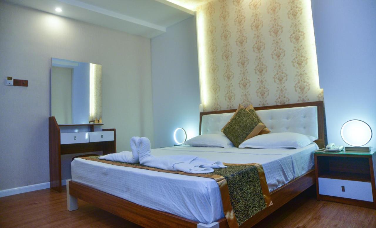Hotel Blue Sky Kurunegala Exterior photo